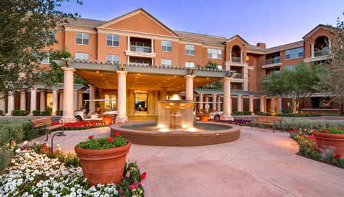 A courtyard at Vi at Silverstone