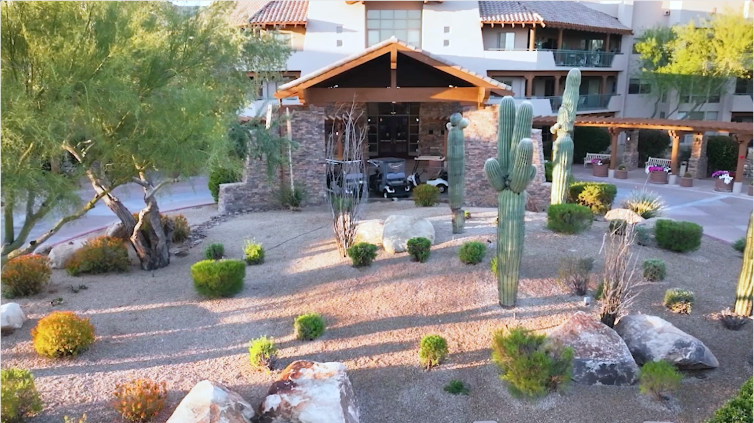 Vi at Grayhawk exterior.